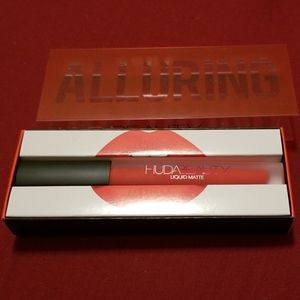 Huda Beauty liquid Matte Lipstick in Alluring